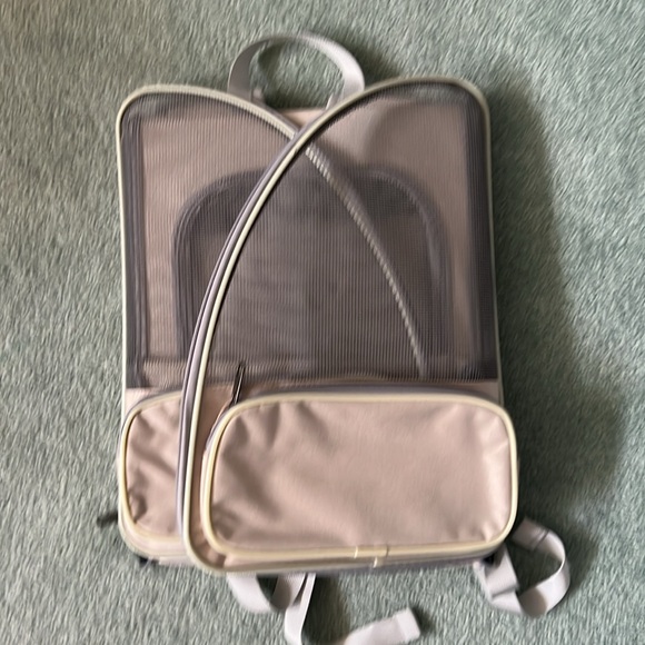 Texsens Pet Backpack Carrier for Small Cats or Dogs. Beige.Like new, never use. - Picture 6 of 6